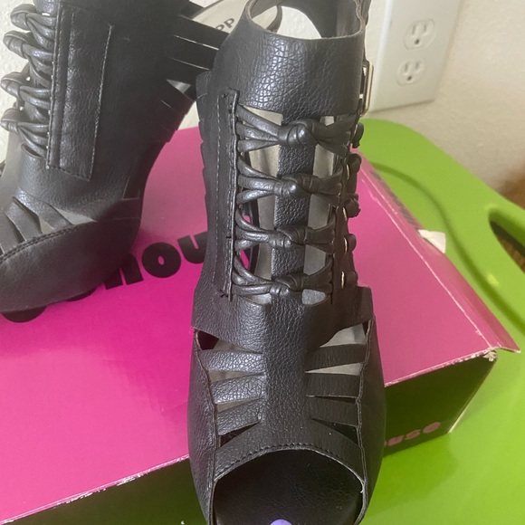 Preloved open toe black booty - Picture 7 of 7